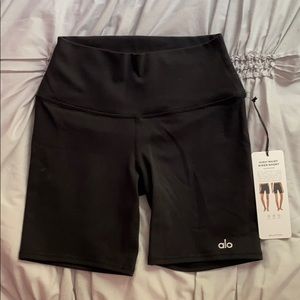 ALO Yoga Biker Short (High-Waist) NEW WITH TAGS